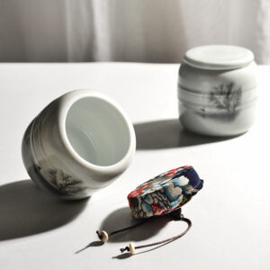 pet urns for ashes